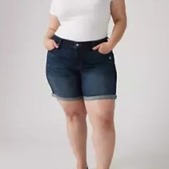 Mid Length Women's Shorts - NWT - Picture 1 of 3